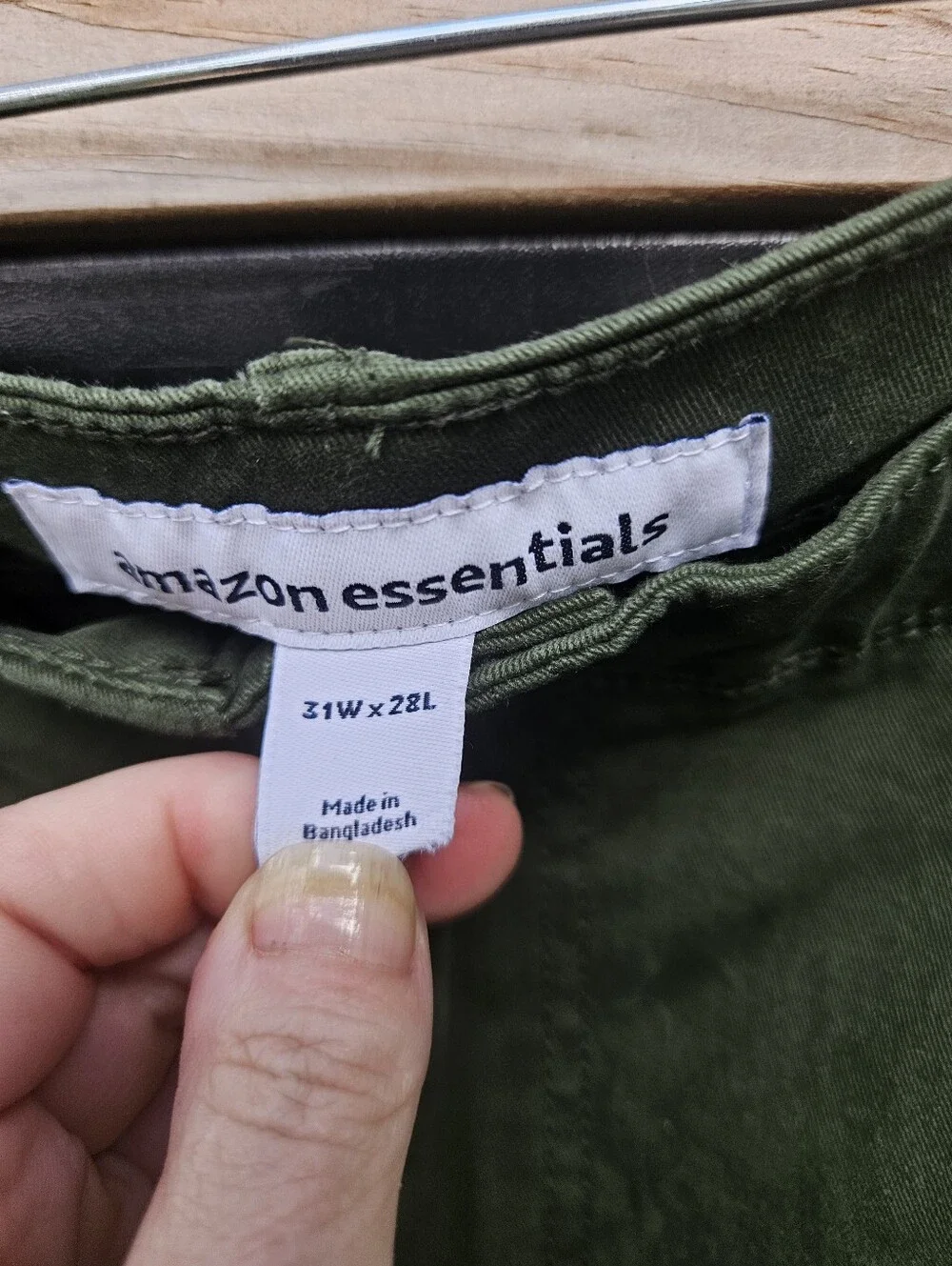 Amazon Essentials Men’s Olive Green Cargo Pants 31W x 28L